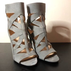 Nine West grey suede cut out shoe. Size 7.5